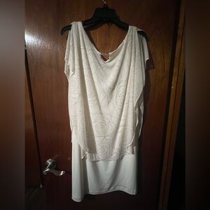 BRAND NEW WITHOUT TAGS NEVER WORE